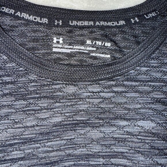 Lot Of 3 Mens Under Armour Long Sleeve Shirts Black Blue Maroon Size XLarge - Picture 3 of 11